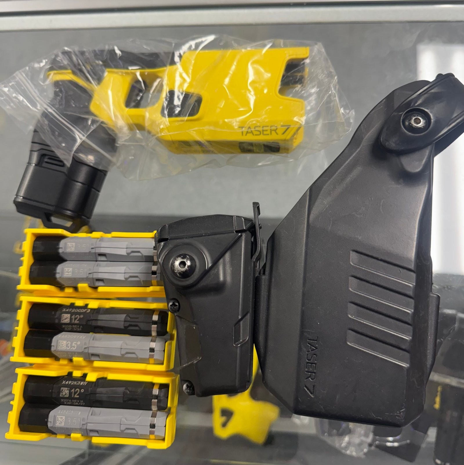 Brand new TASER® 7 LE edition comes with 3 set of carts, holster
