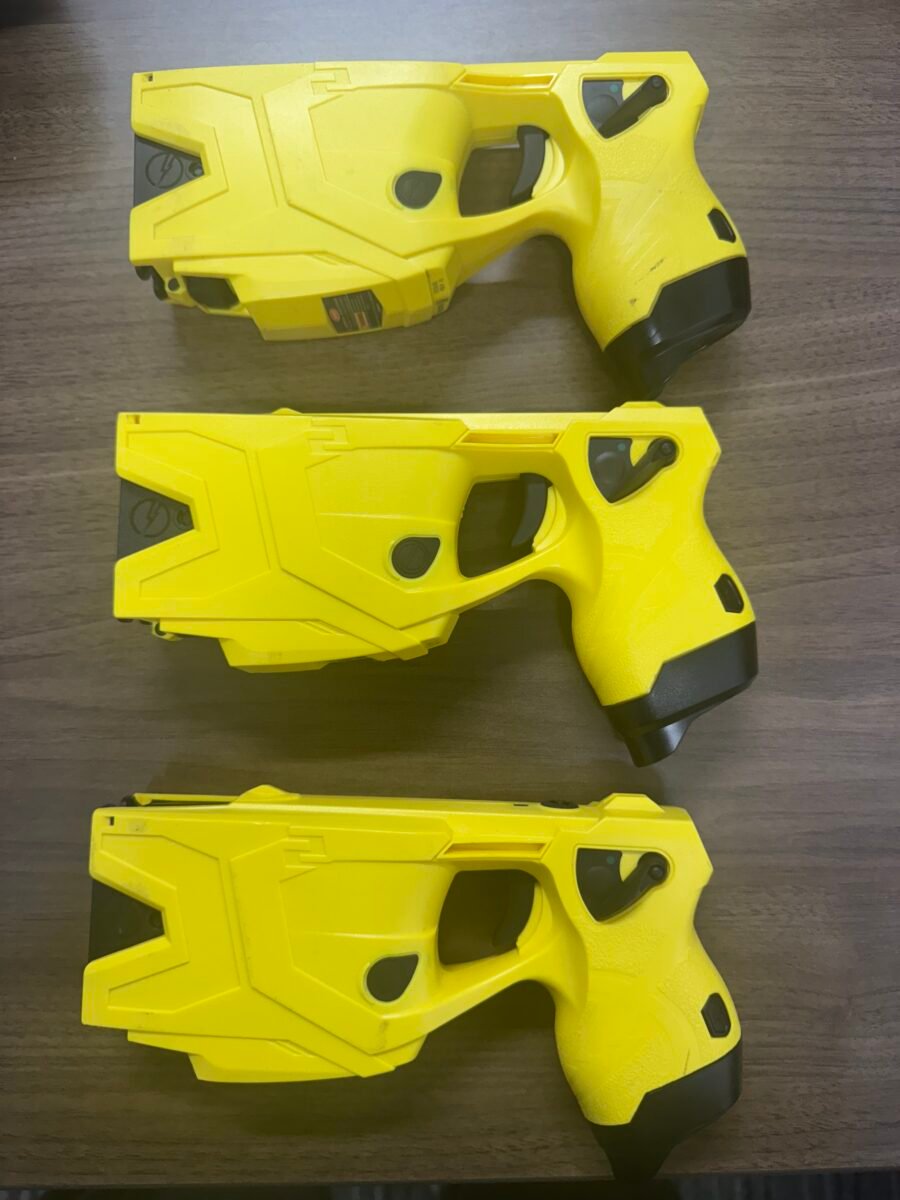 TASER X2 Pre-owned Law Enforcement with holster, battery, 2 live cartridges - Image 3