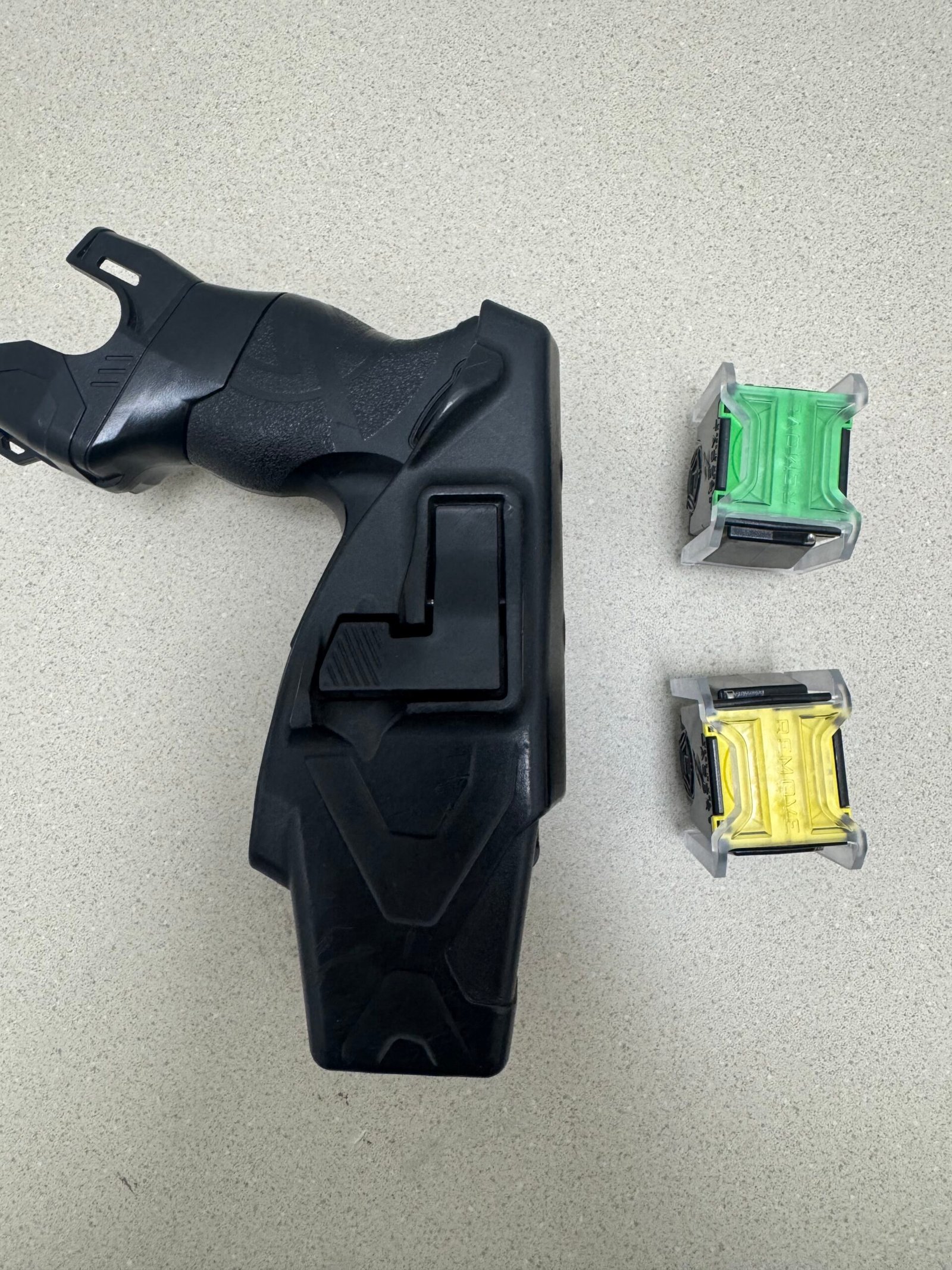 TASER® X26P Pre-owned Law Enforcement with holster, extended battery, 3 cartridges - Image 2